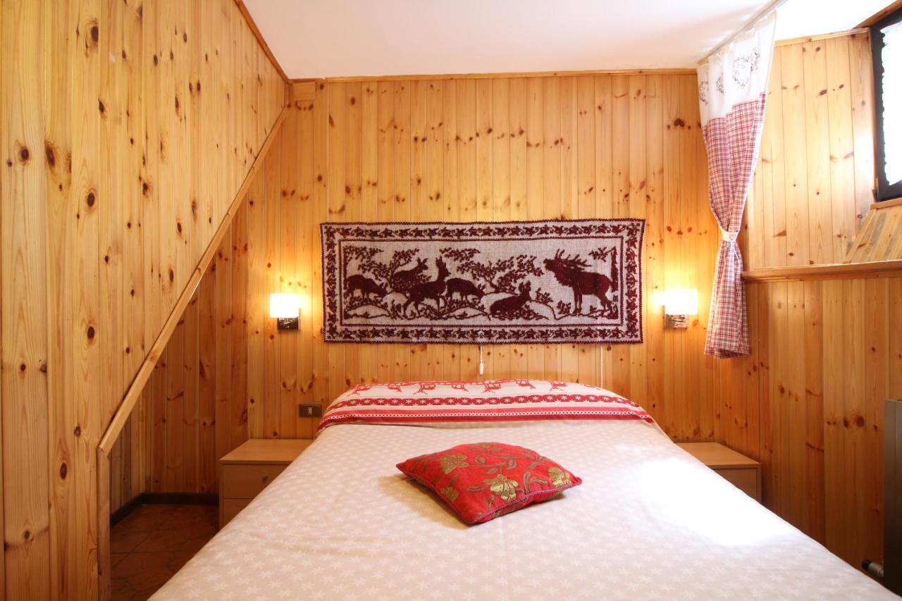 Lo Stambecco Holiday Apartment - Affitti Brevi Italia Brusson Ngoại thất bức ảnh