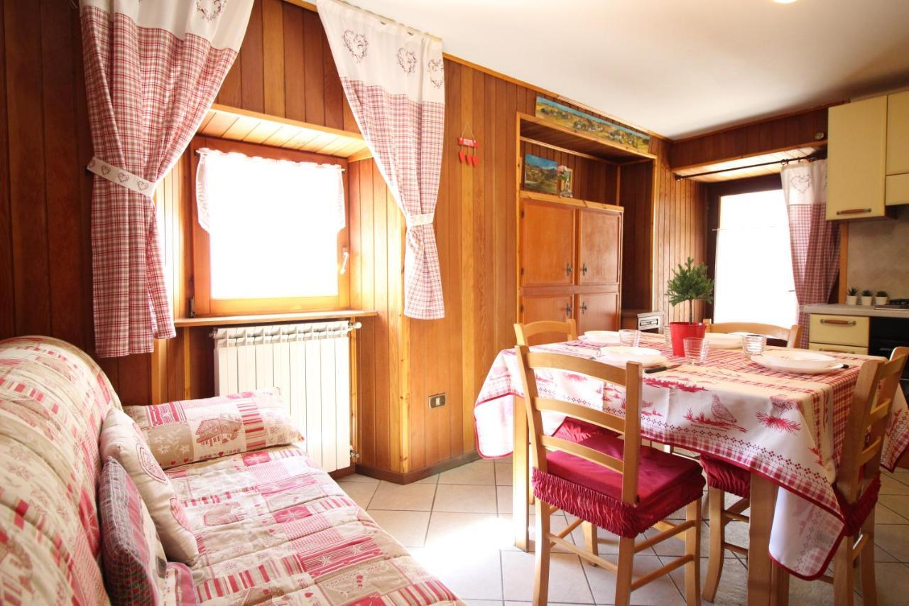 Lo Stambecco Holiday Apartment - Affitti Brevi Italia Brusson Ngoại thất bức ảnh